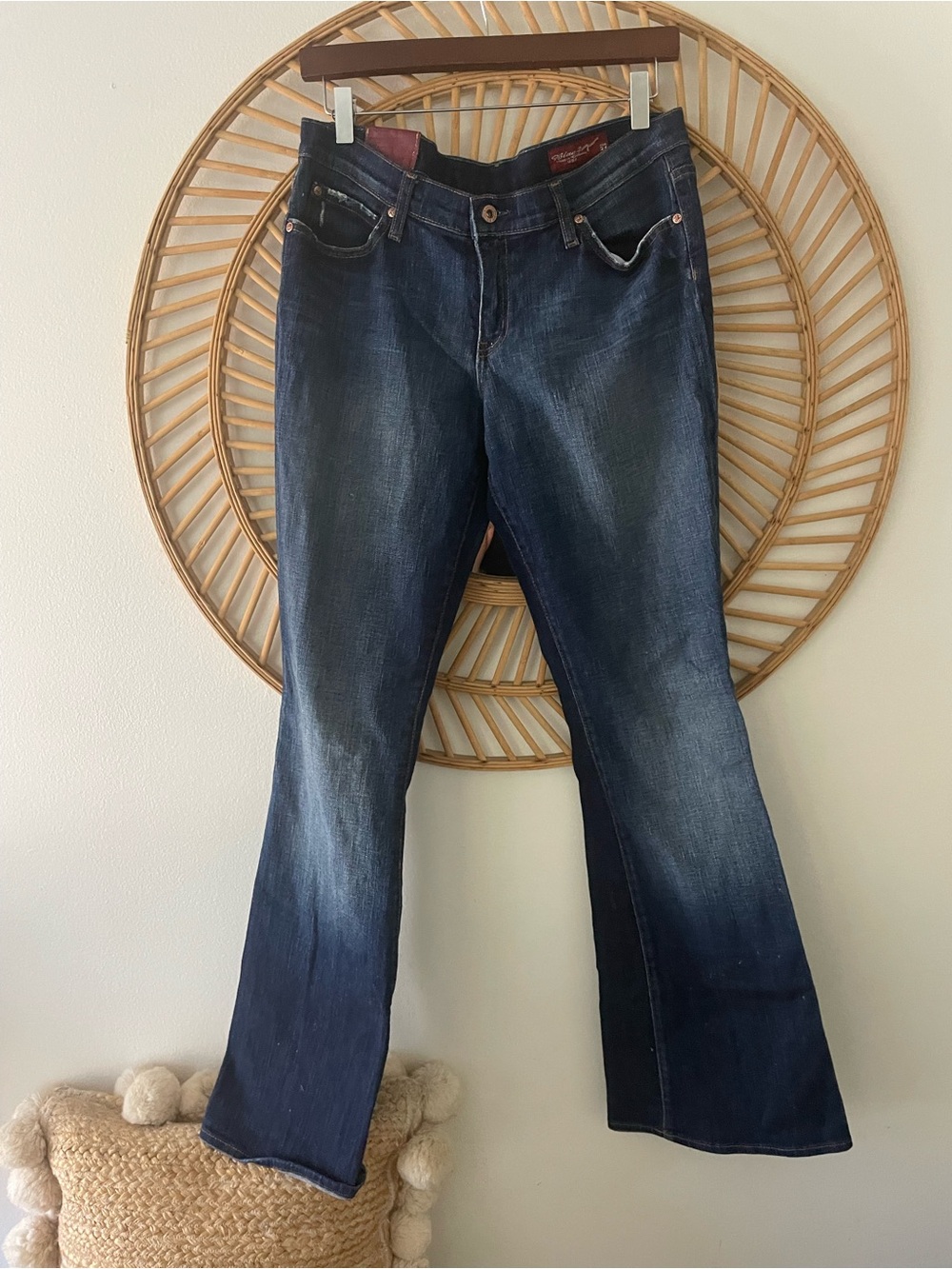 Blue b Women's Dark Indigo Flare Jeans size 31